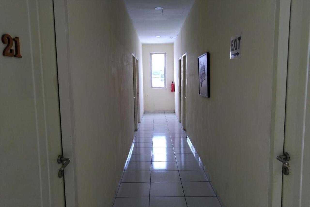 Oyo 3499 J8 Hotel Jambi Bagian luar foto